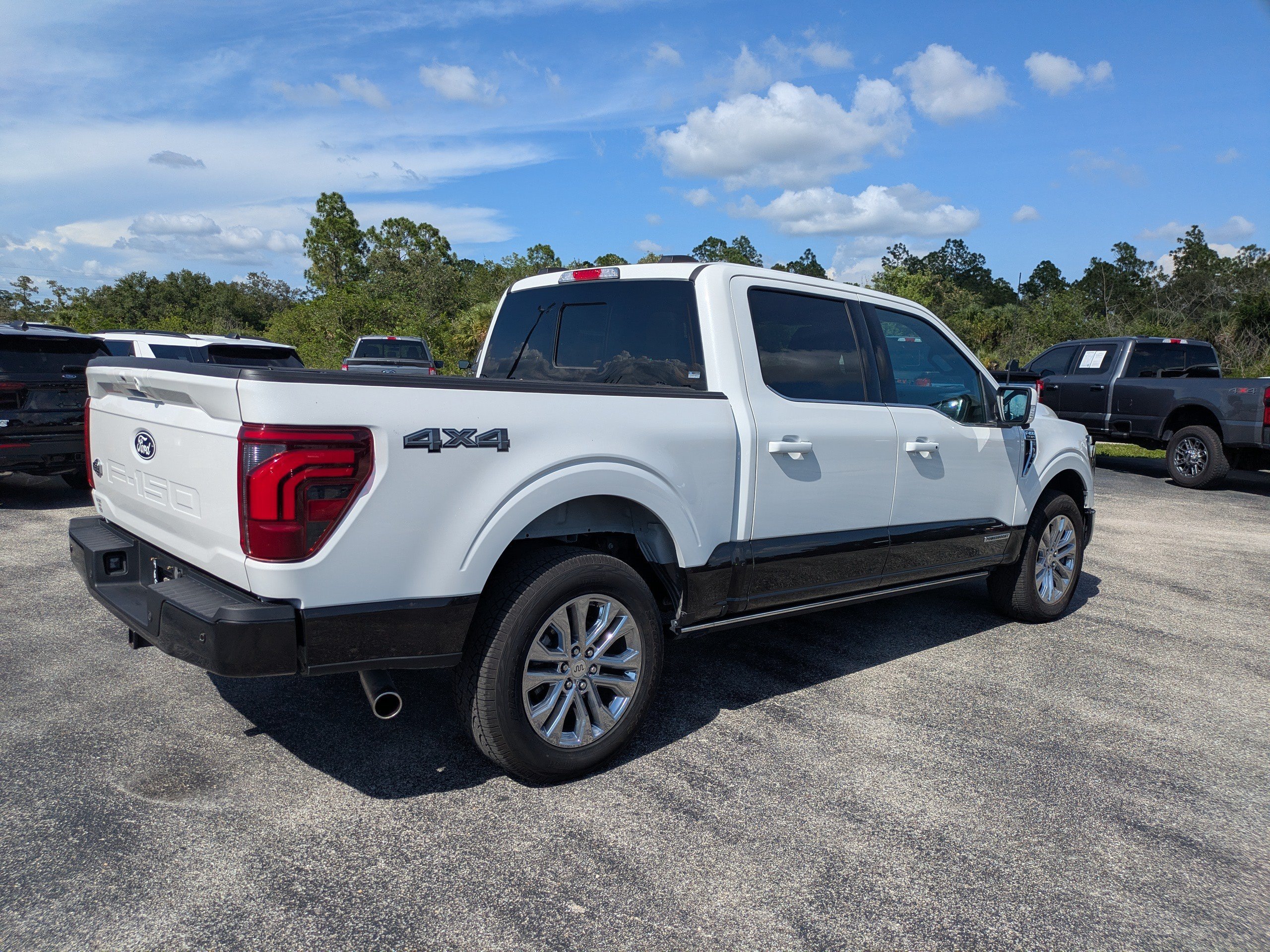 Used 2024  Ford King Ranch image 4