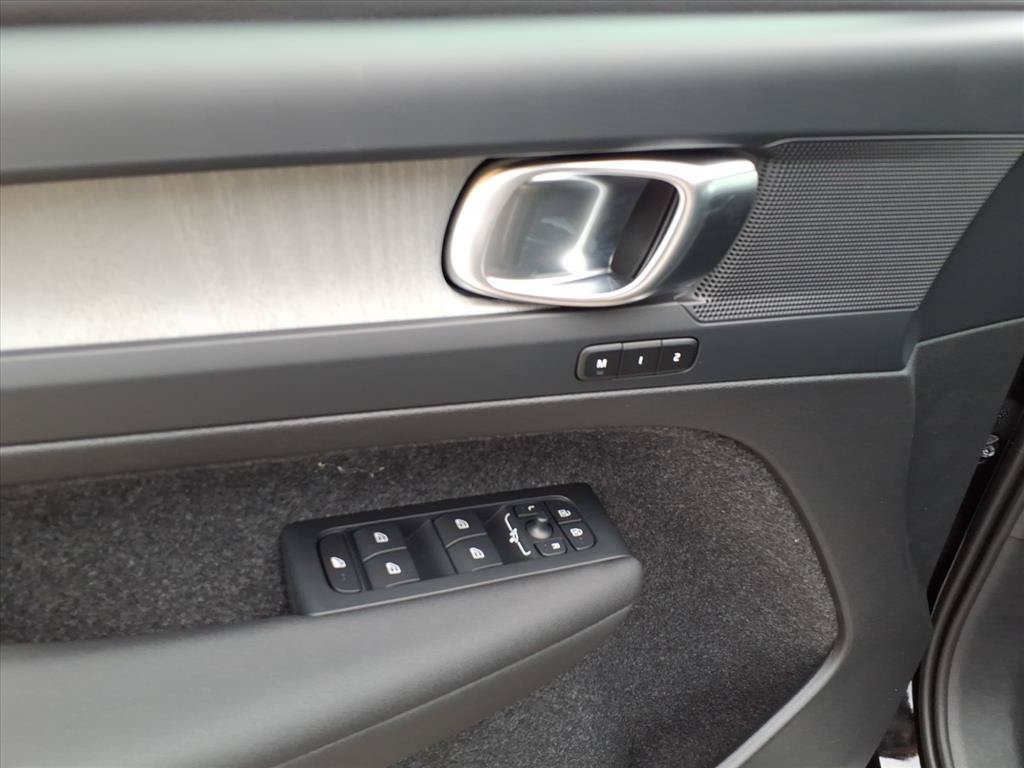 New 2026 Onyx Black Volvo Core image 14