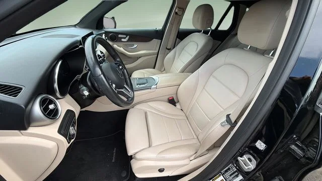 Used 2021  Mercedes-Benz GLC 300 image 17