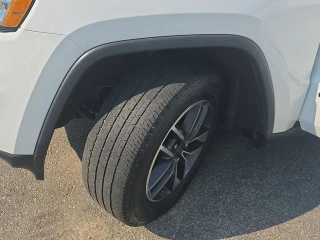 Used 2019 White Jeep Laredo E image 32