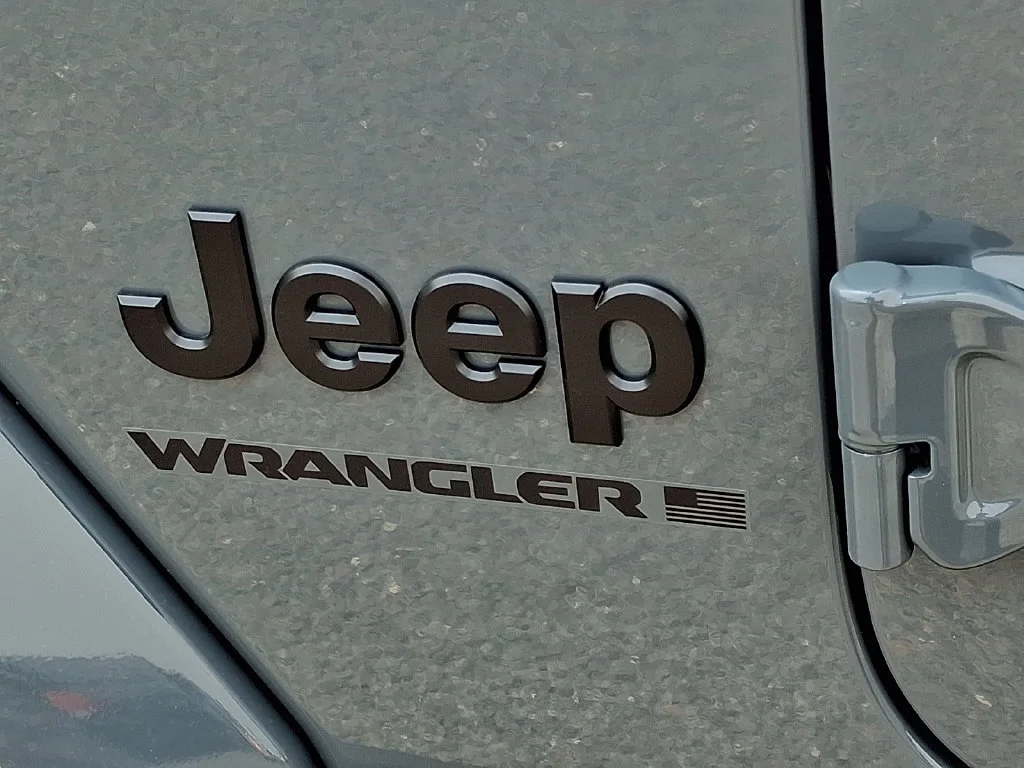 New 2026 Anvil Clear-Coat Exterior Paint Jeep Sahara image 15