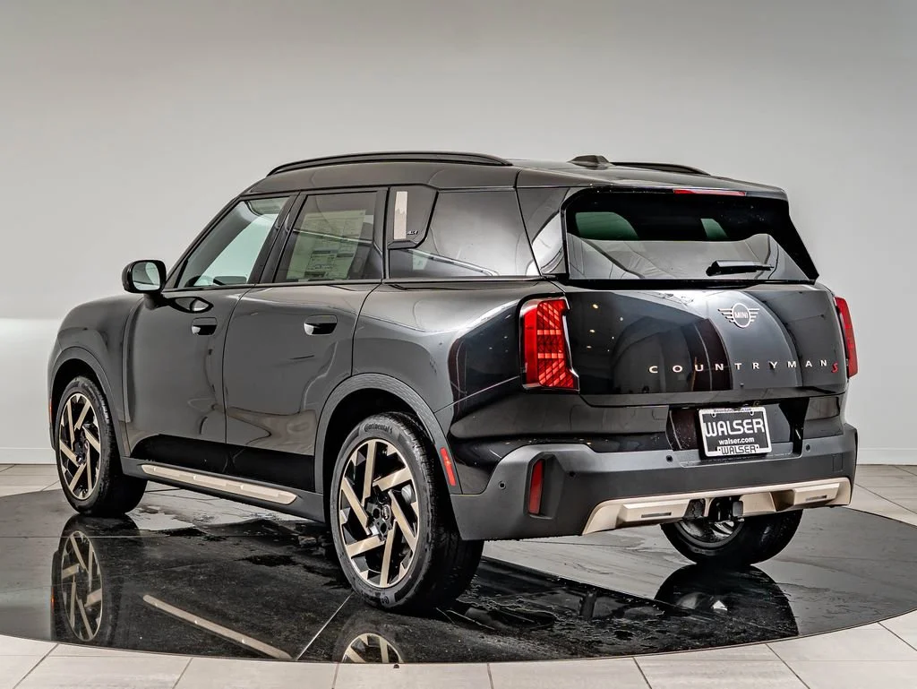 New 2027 Midnight Black Ii Metallic MINI Iconic image 7