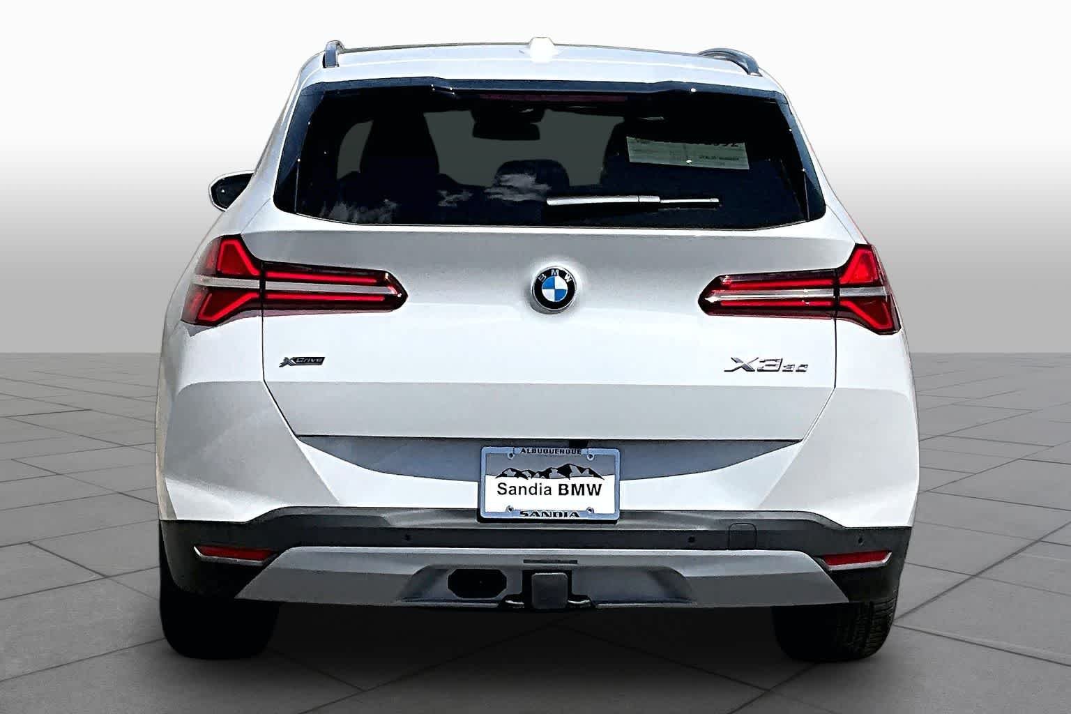 New 2026 Mineral White Metallic BMW 30 xDrive image 4