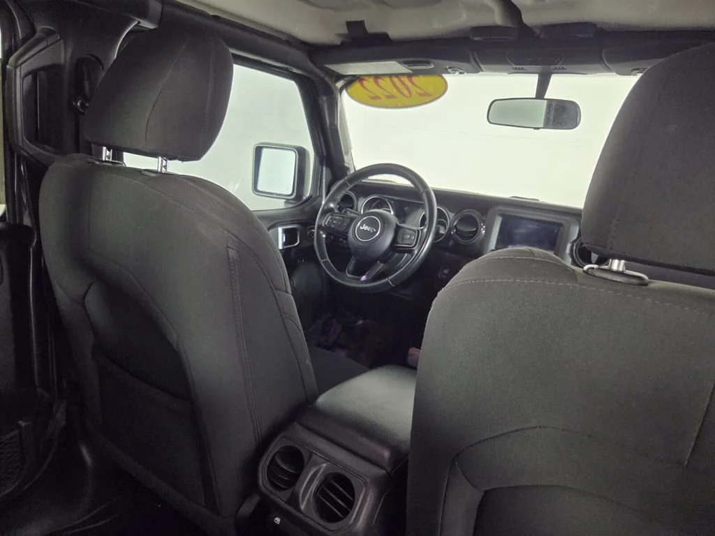 Used 2022 Granite Crystal Metallic Clearcoat Jeep Altitude image 30