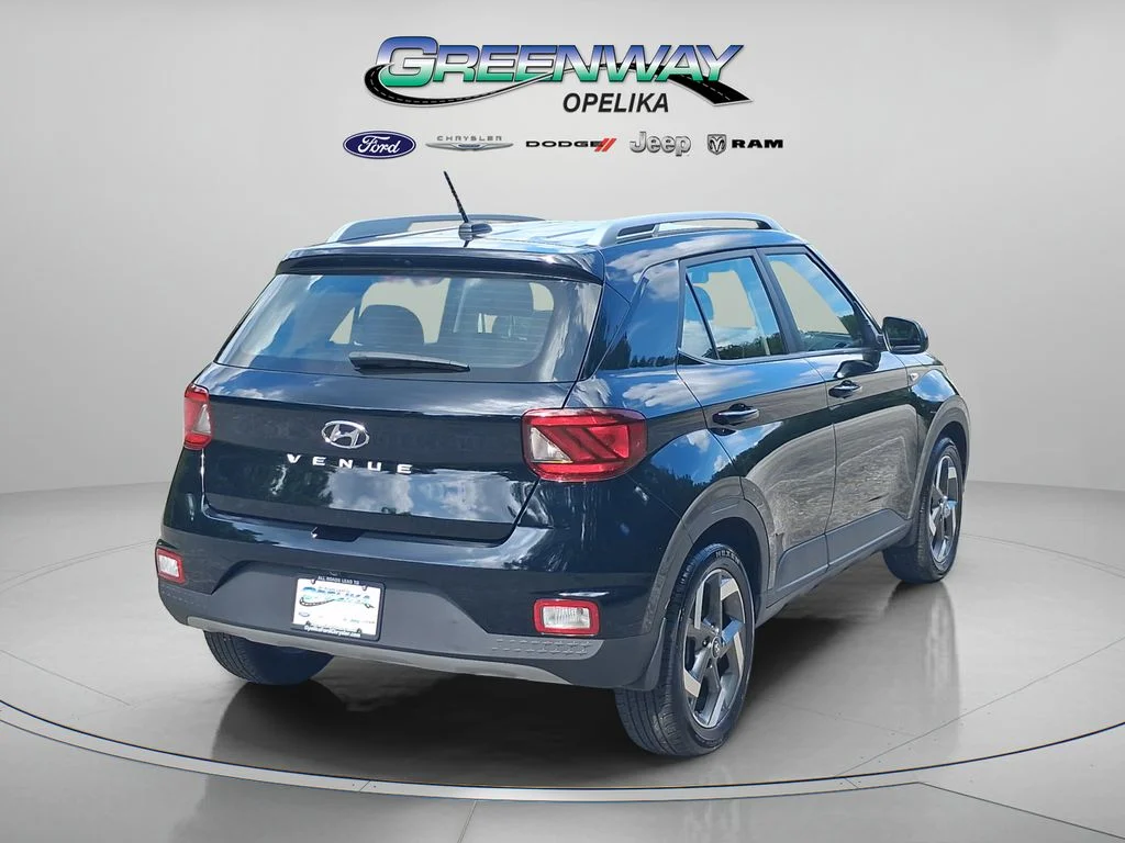 Used 2025 Onyx Black Hyundai SEL image 7
