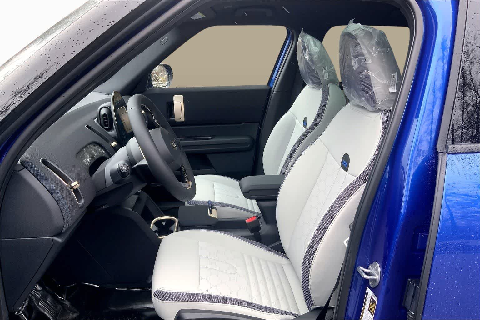 New 2026 Blazing Blue Metallic MINI Oxford Edition image 9