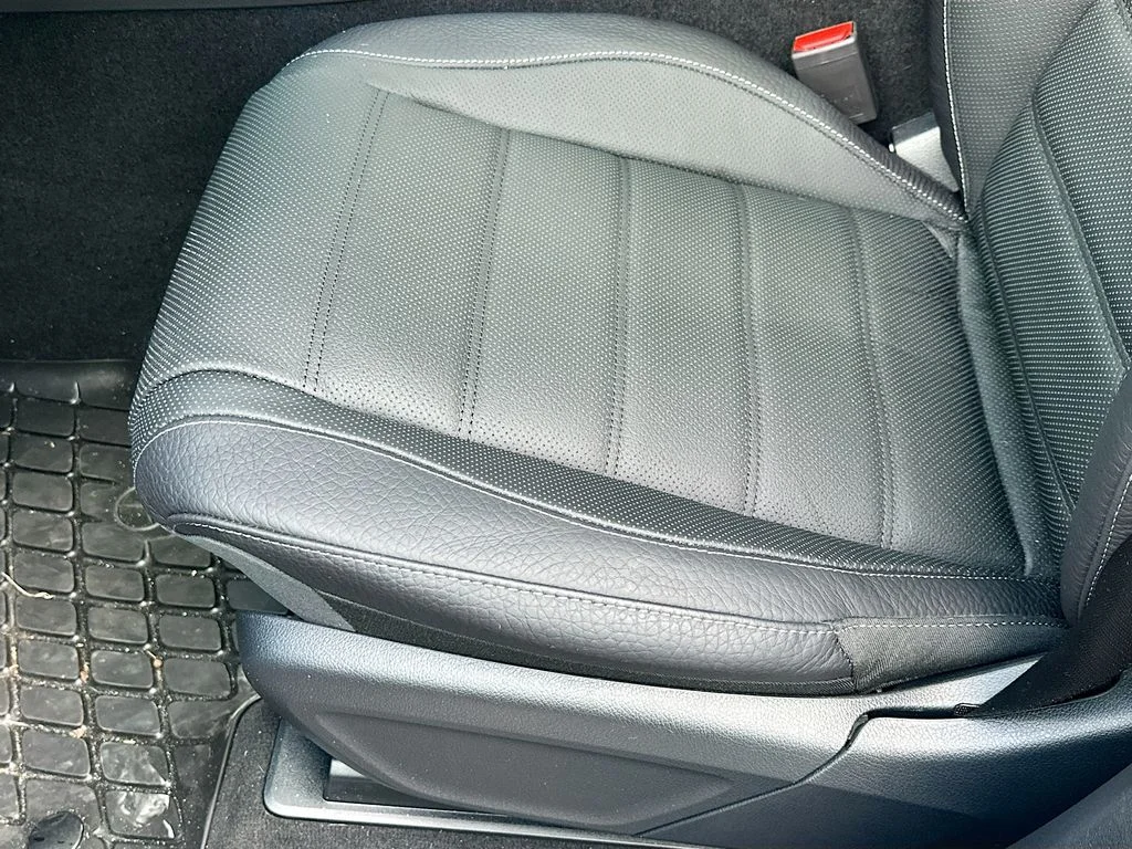 Used 2026  Mercedes-Benz GLS 580 image 20