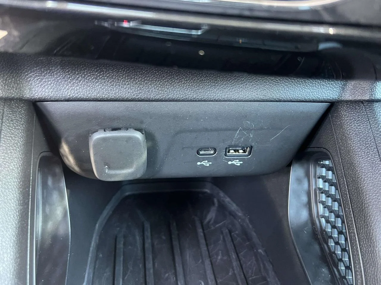 Used 2025 Mosaic Black Metallic Chevrolet FWD LT image 34