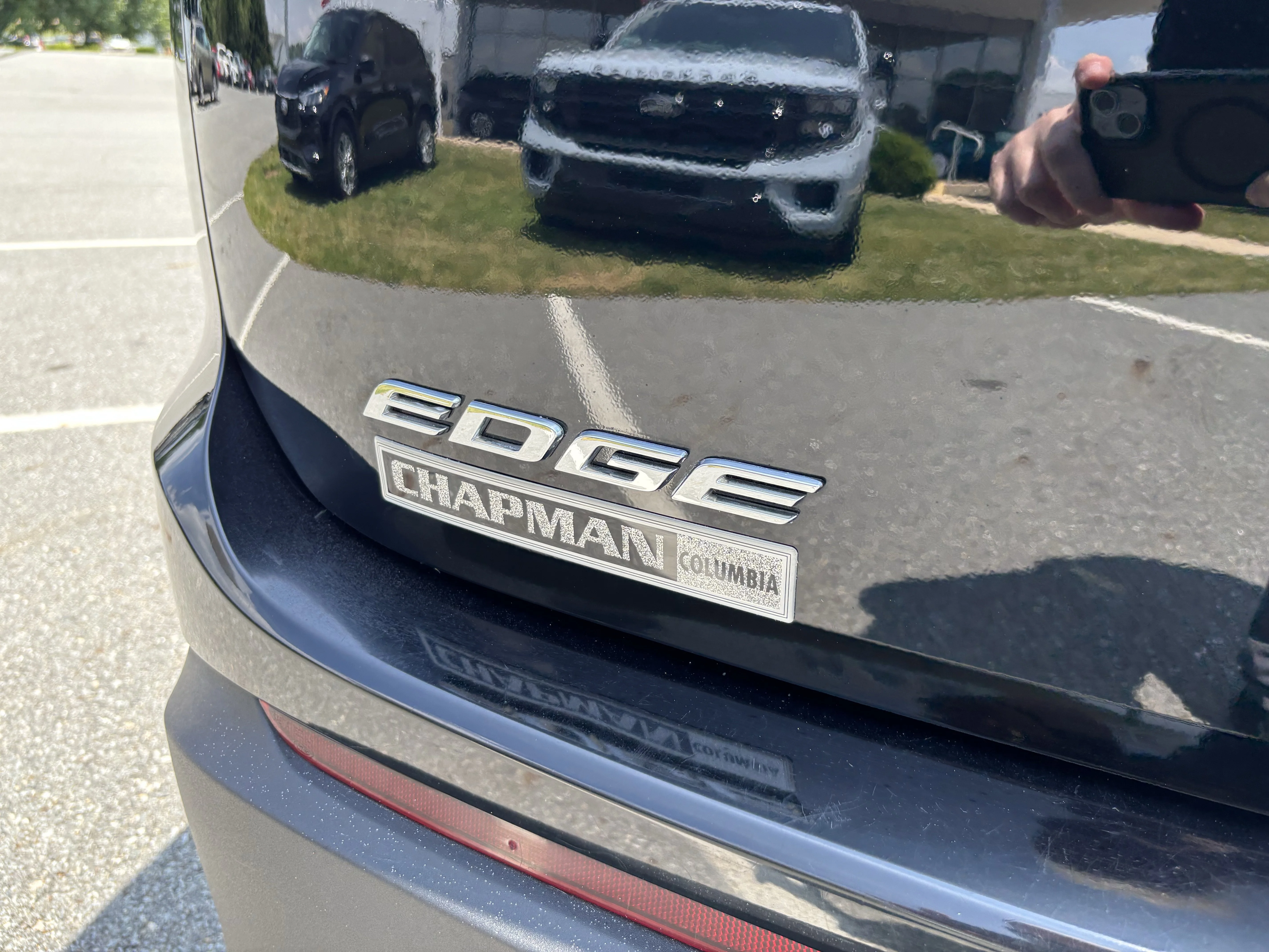 Used 2018 Shadow Black Ford SEL image 32