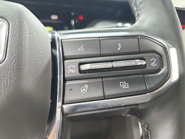 Used 2025 White GMC Denali image 26