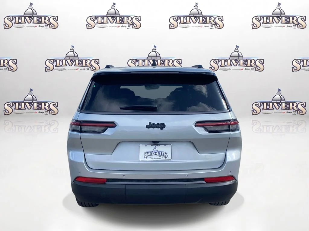 New 2026 Silver Zynith Exterior Paint Jeep Limited image 5