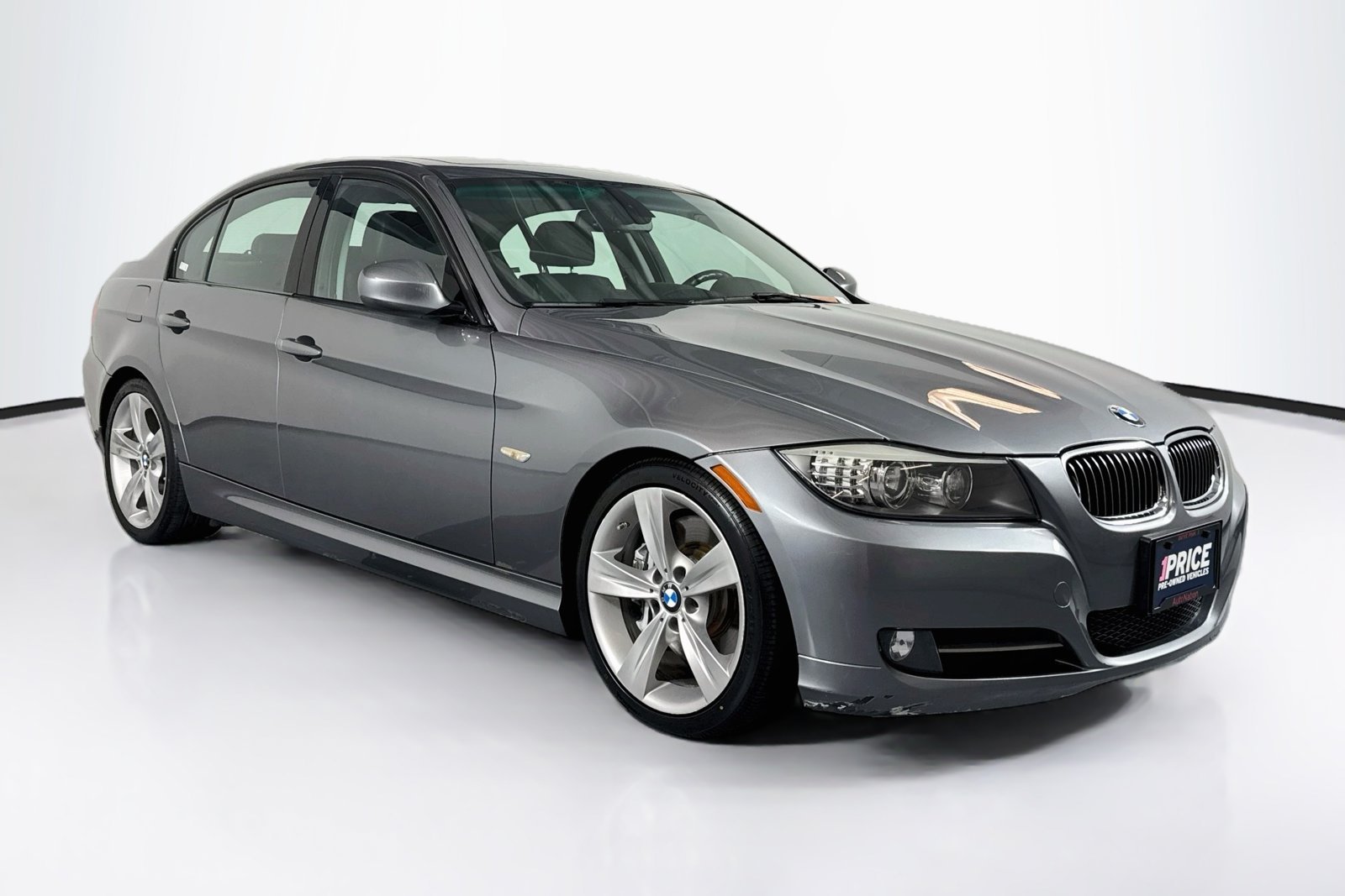 Used 2010 Space Gray Metallic BMW 335i image 3