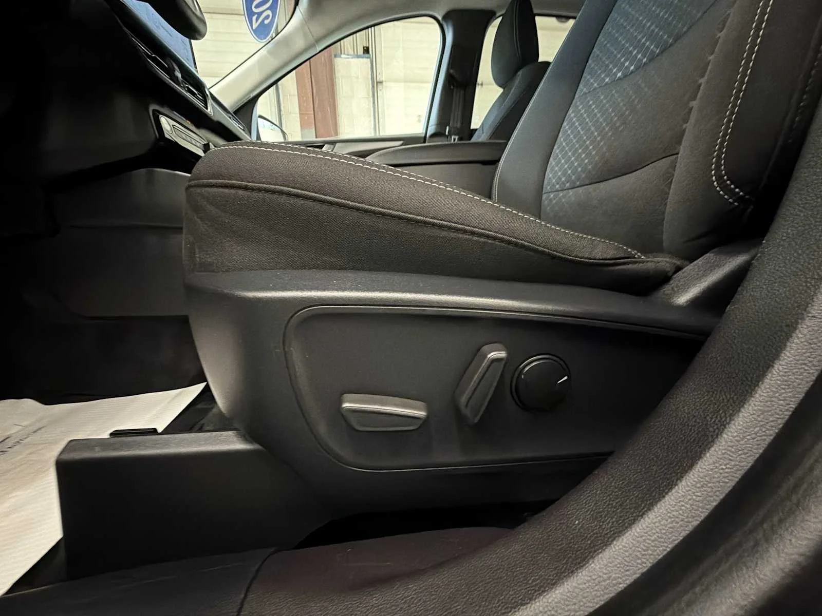 Used 2024 Agate Black Metallic Ford Active image 14