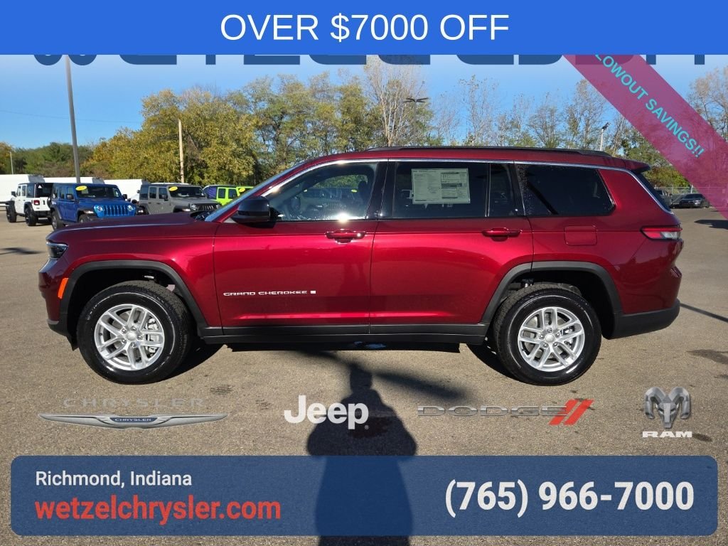 New 2025 Velvet Red Pearl-Coat Exterior Paint Jeep Laredo image 4
