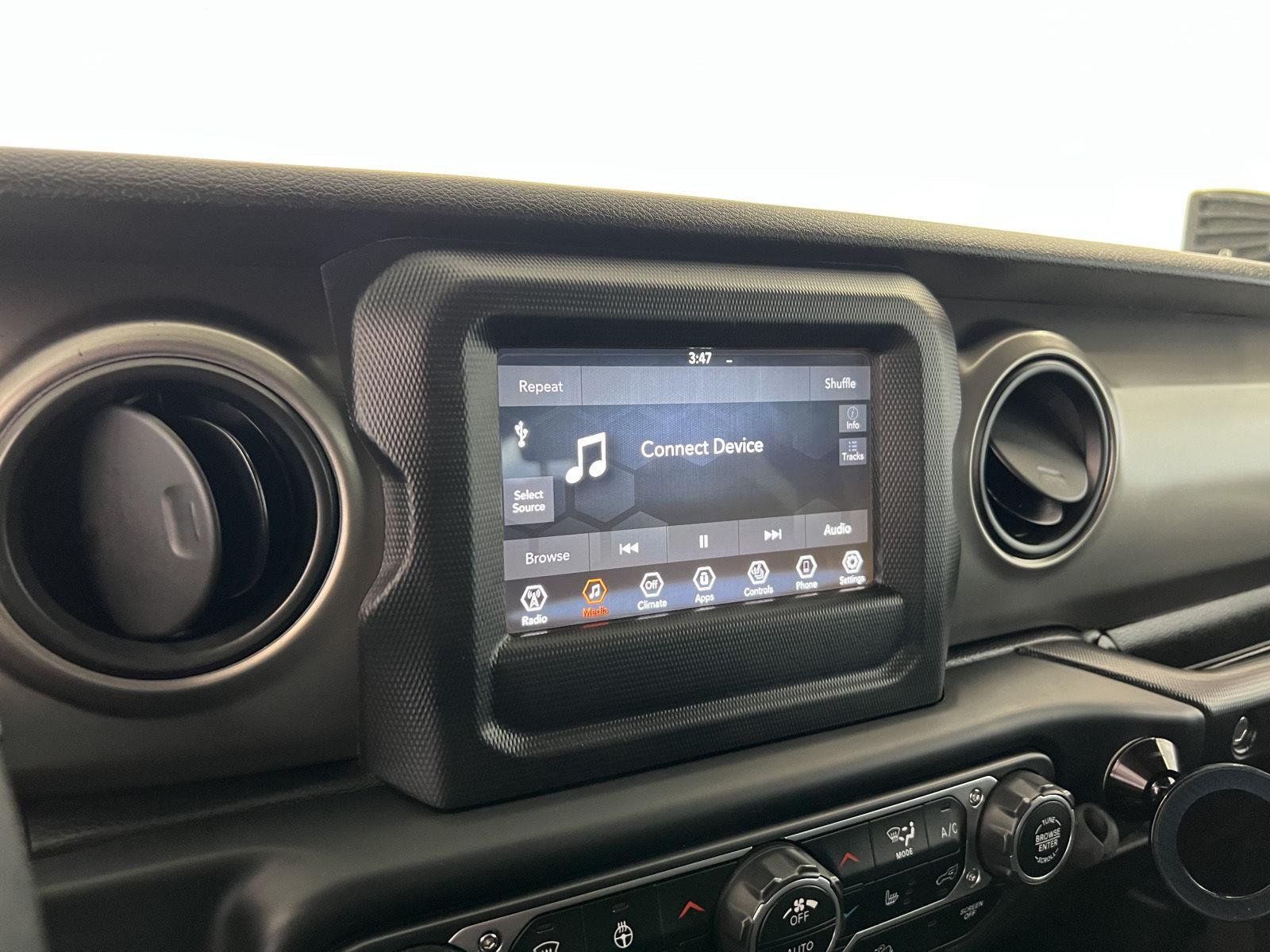 Used 2019 Granite Crystal Metallic Clearcoat Jeep Sport S image 16