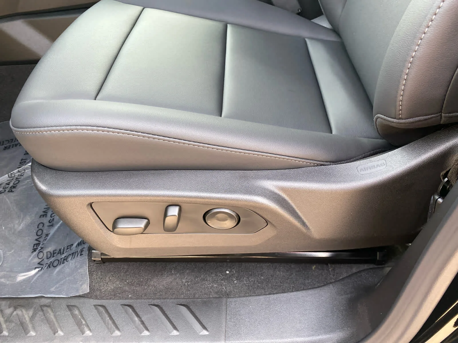 New 2026 Onyx Black GMC Elevation image 9