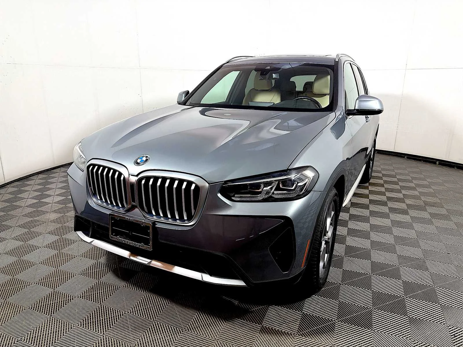 Certified Used 2024 Skyscraper Grey Metallic BMW xDrive30i image 3