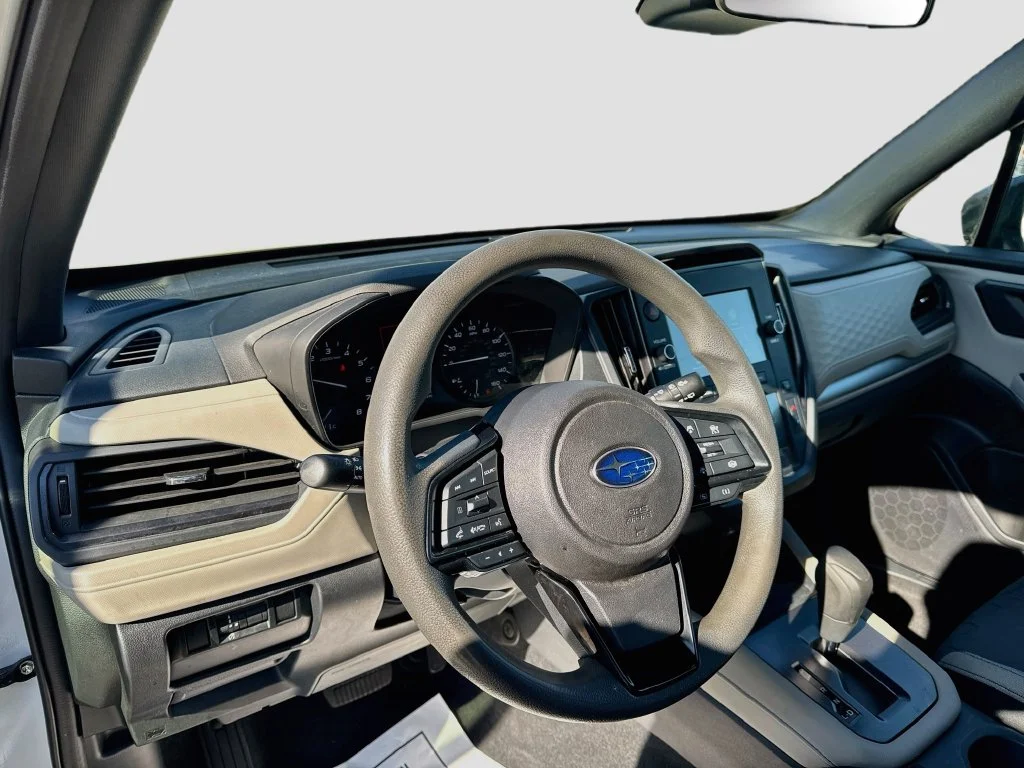 Used 2025 White Subaru Base image 10