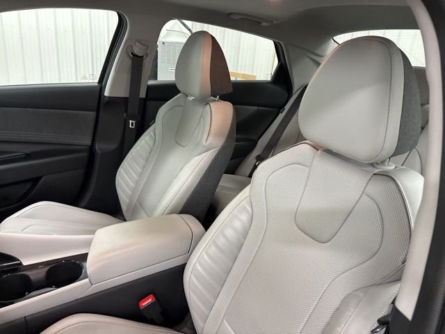 2024 Hyundai Elantra Limited - Photo 7