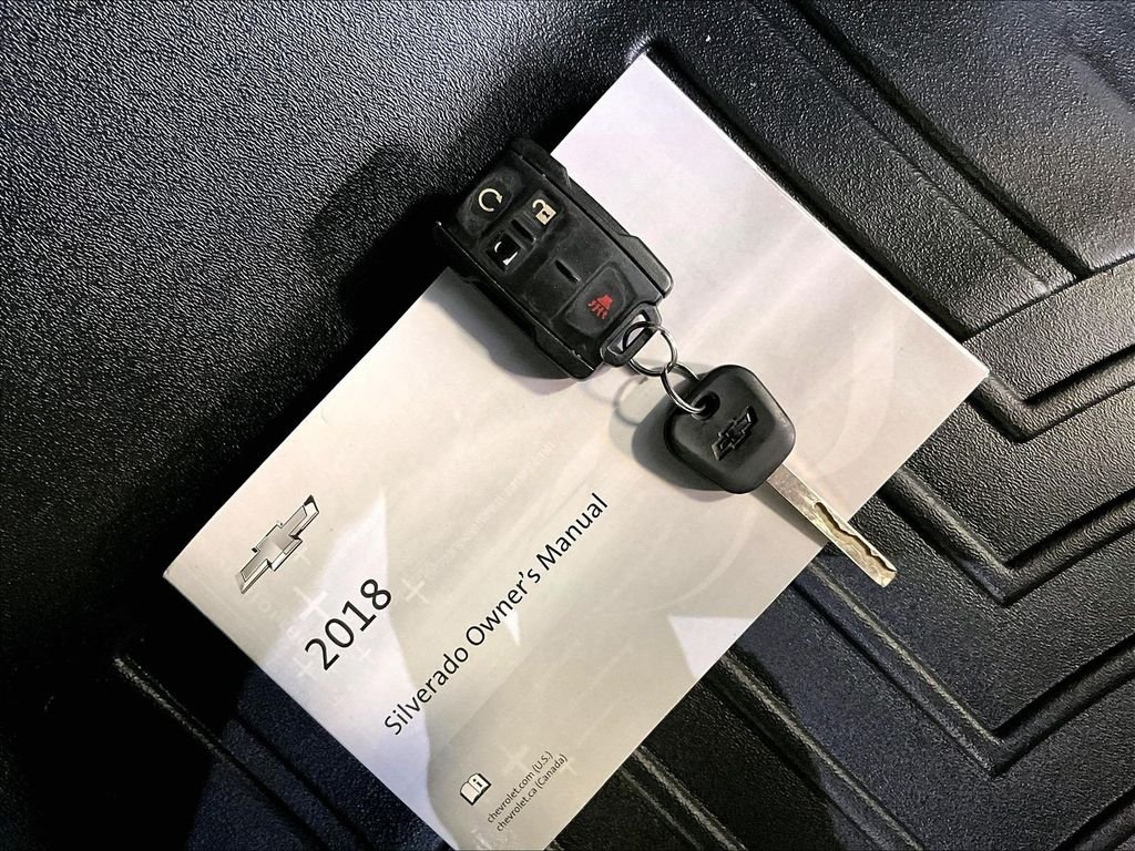 Used 2018 Gray Chevrolet LT image 31