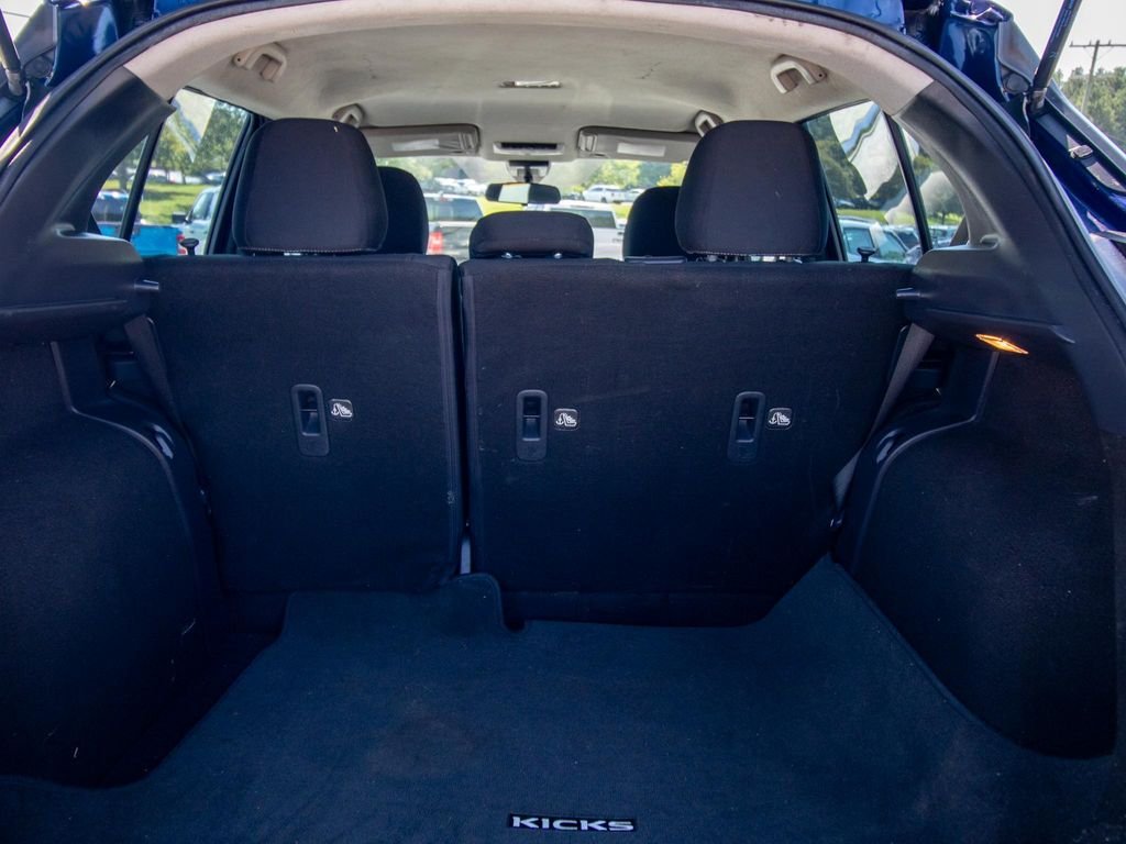 Used 2020 Blue Nissan SV image 13