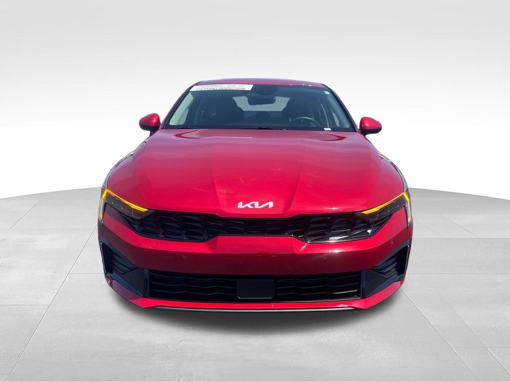Used 2025 Red Kia LXS image 8