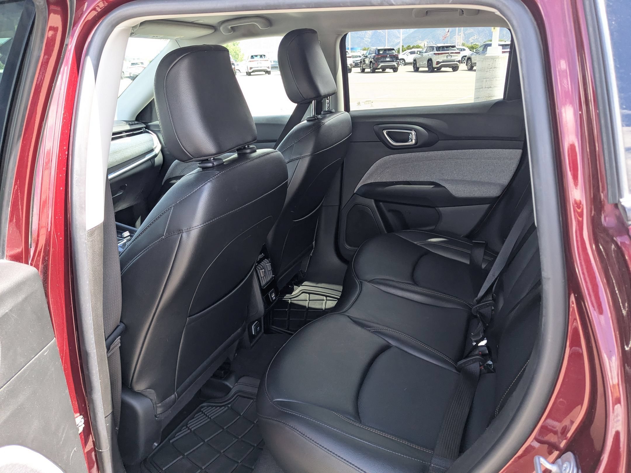 Used 2022 Velvet Red Pearlcoat Jeep Latitude Lux image 30