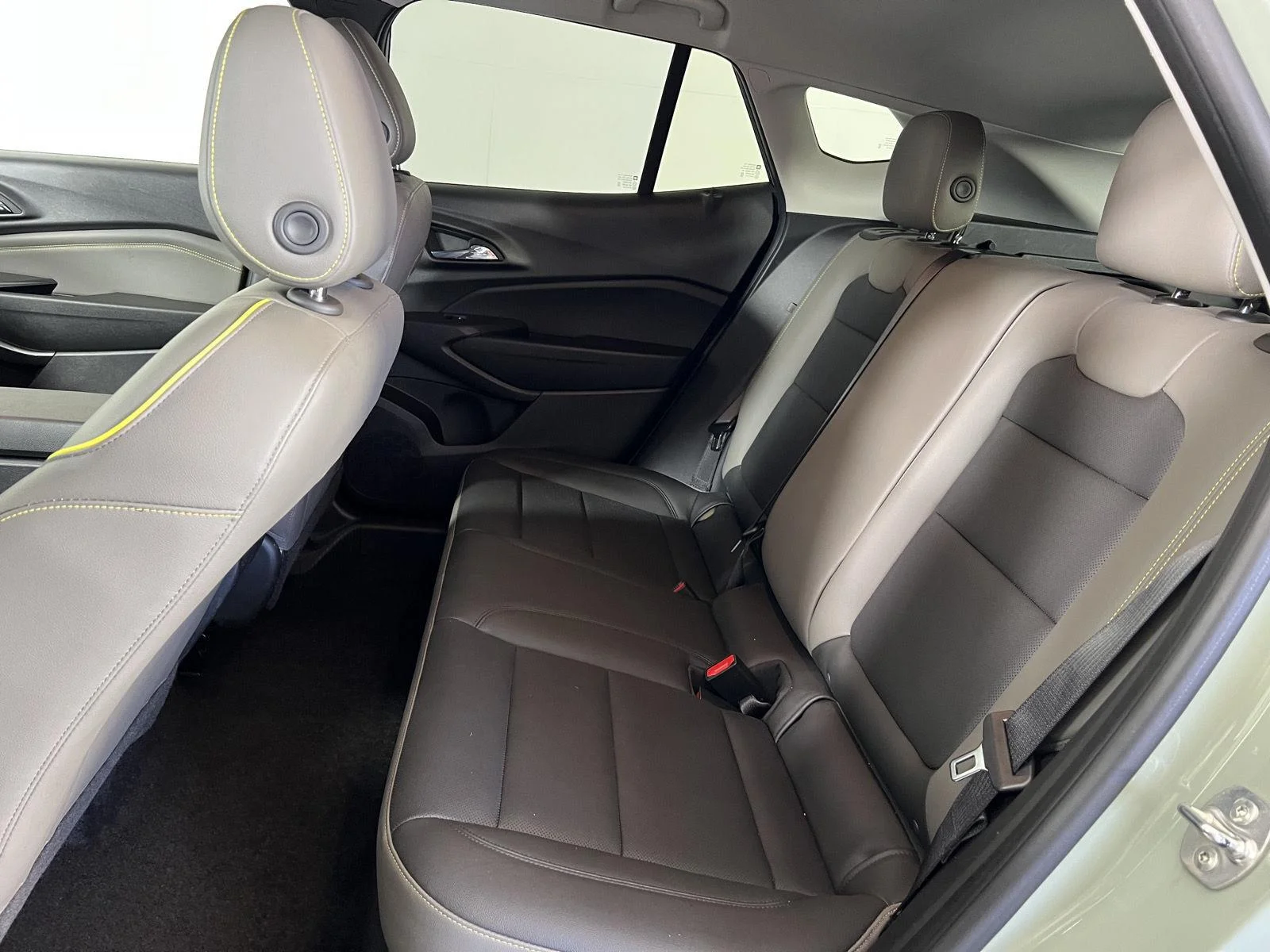 Used 2025 Cacti Green Chevrolet ACTIV image 18