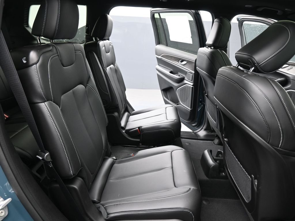 New 2026 Steel Blue Exterior Paint Jeep Limited image 27