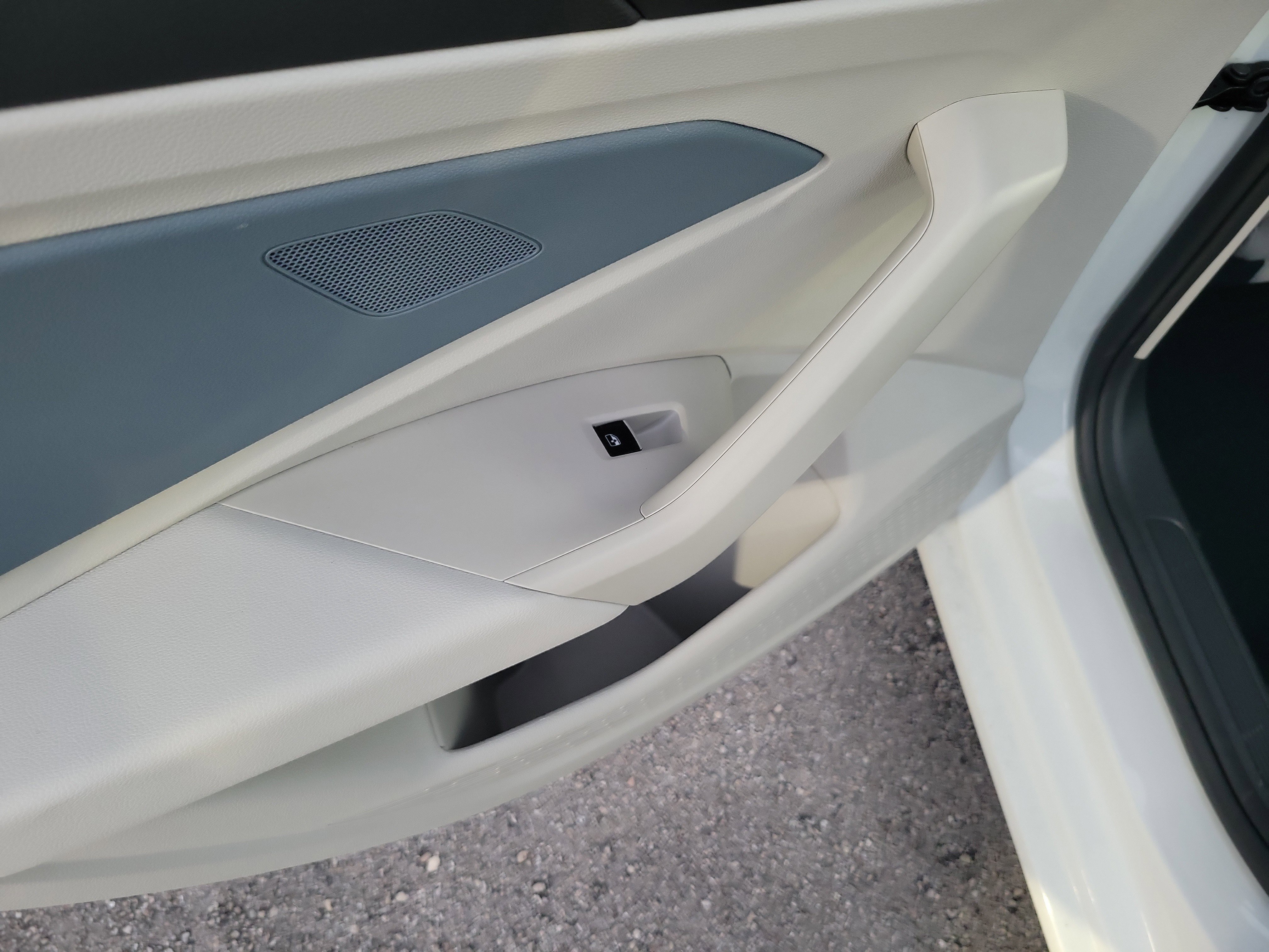 2025 Volkswagen Jetta SE - Photo 8