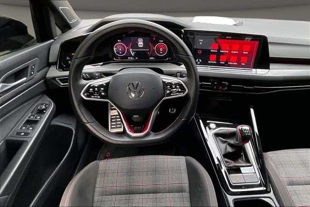 Used 2024  Volkswagen SE image 5