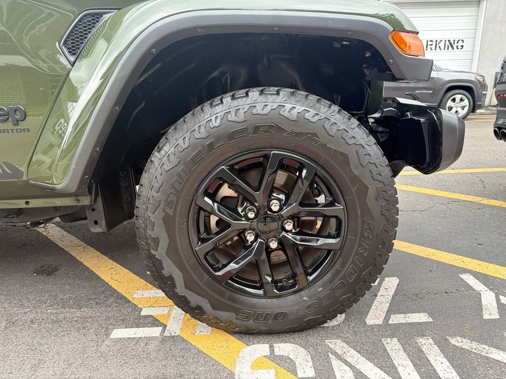 Used 2023 Green Jeep Sport S image 9