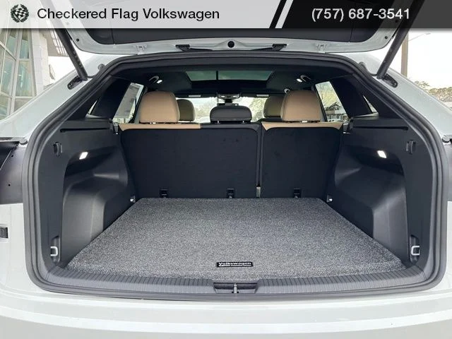 New 2026 White Volkswagen 2.0T SE w/Technology image 15