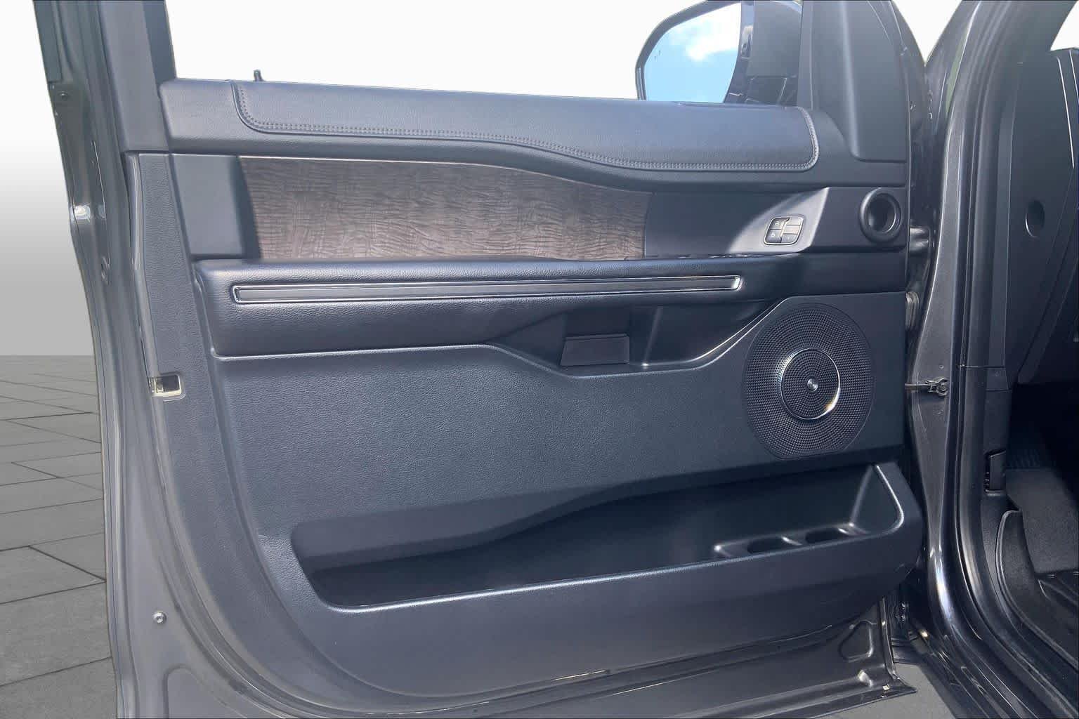 Used 2020 Magnetic Metallic Ford Limited image 22