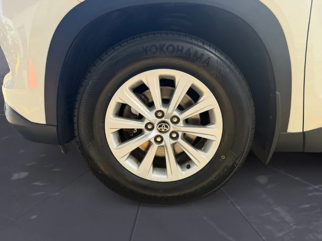 Used 2024 White Toyota XLE image 43