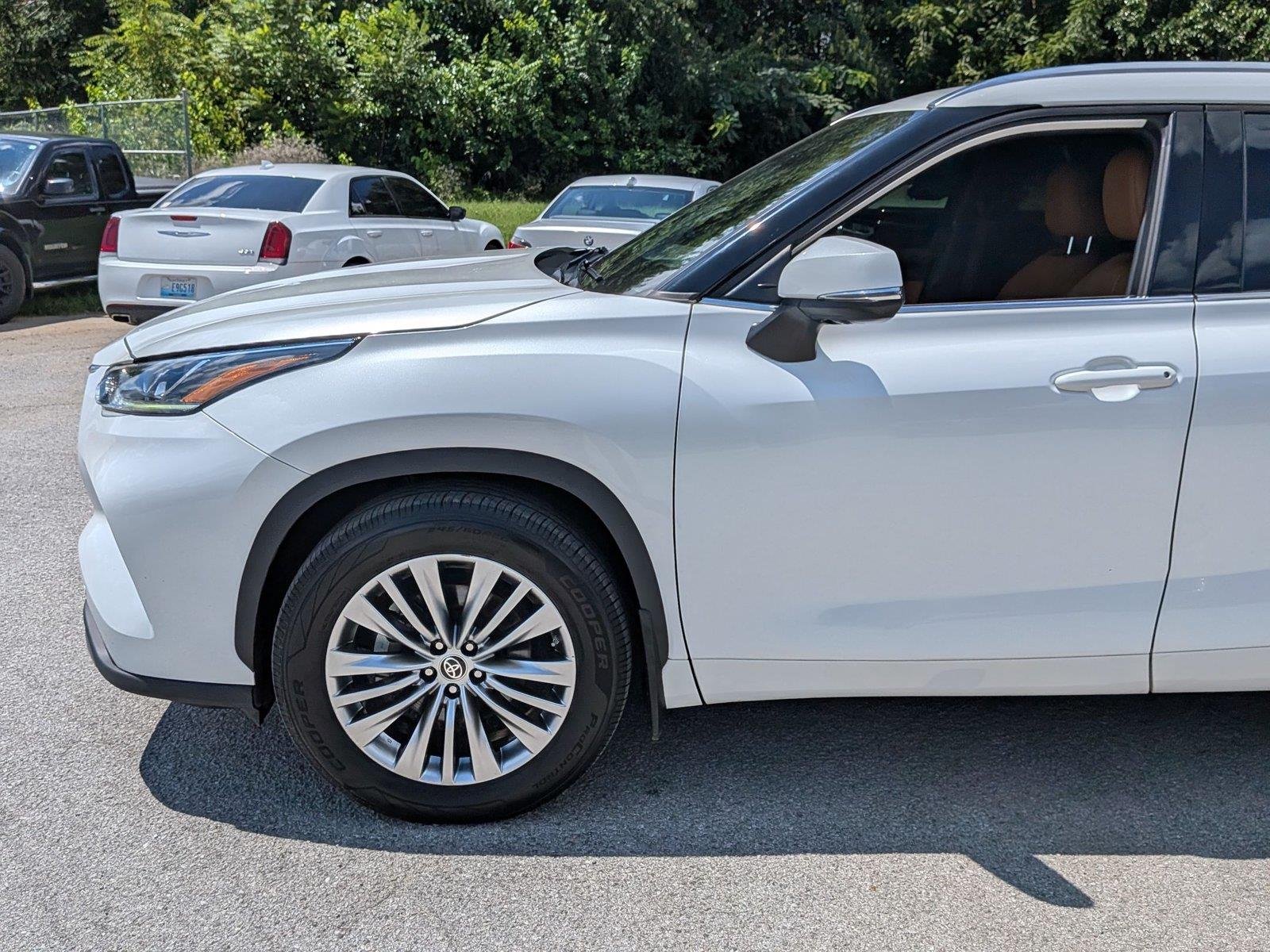 Used 2022 Wind Chill Pearl Toyota Platinum image 10