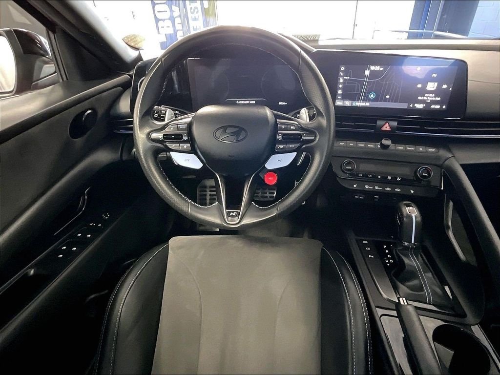 Used 2025 Red Hyundai Base image 17