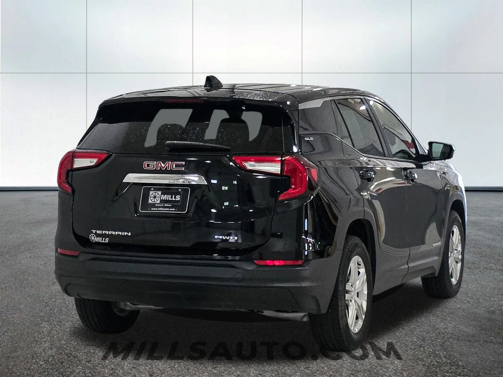 Used 2024 Black GMC SLE image 7