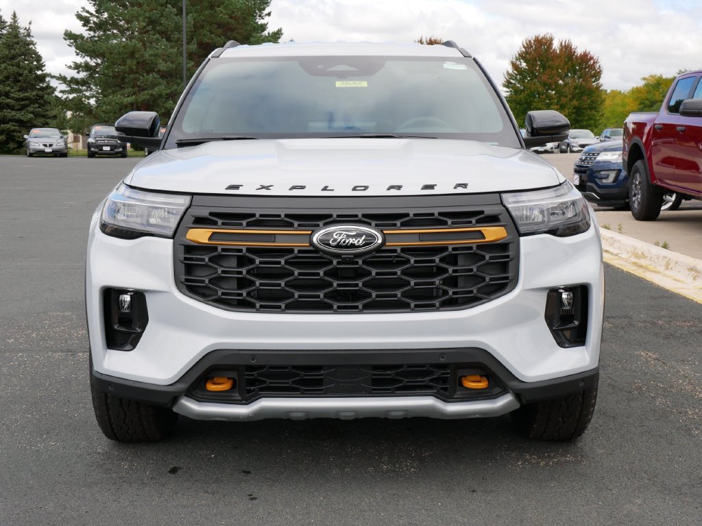 New 2026 Space White Metallic Ford Tremor® image 3