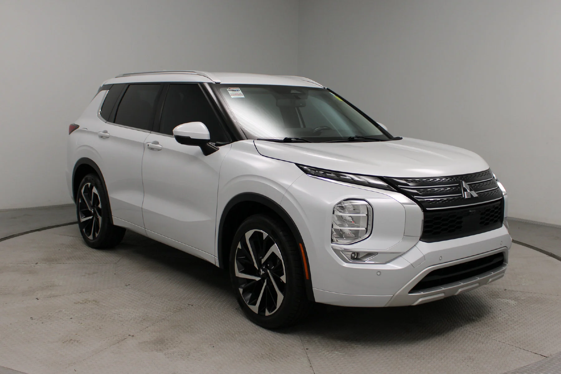 Used 2023 White DIAMOND Mitsubishi SEL 2.5 2WD image 6