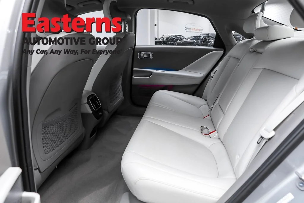 Used 2023 Silver Hyundai SEL image 23