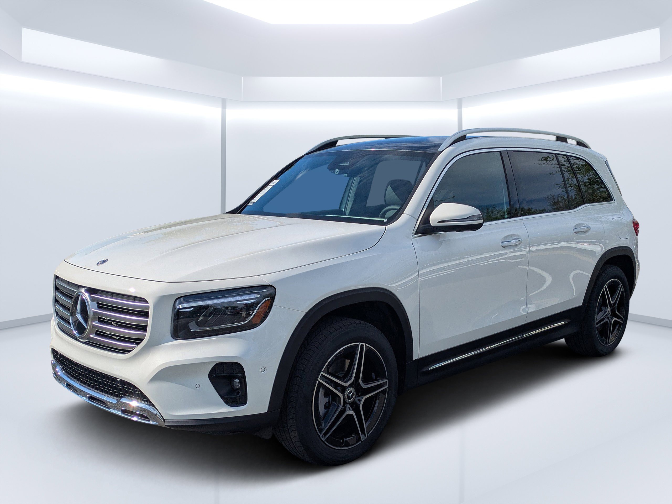 New 2026 Polar White Mercedes-Benz GLB 250 image 7