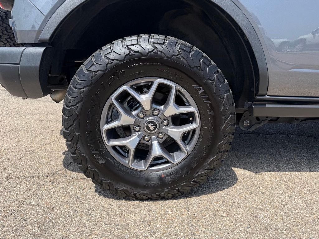 Used 2025 Gray Metallic Ford Badlands image 10