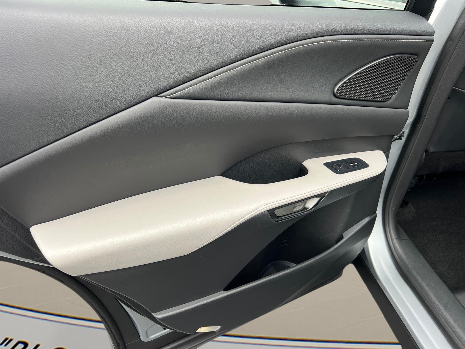 2023 Lexus RX 350 - Photo 23