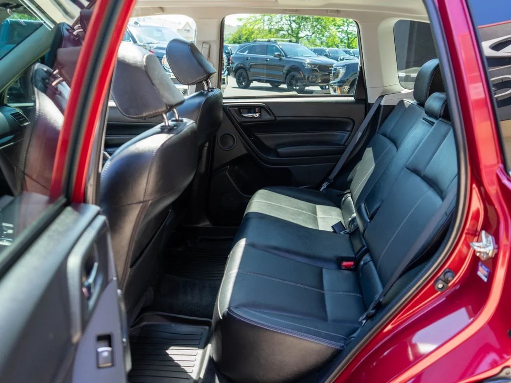 Used 2018 Red Subaru 2.5i Touring image 14