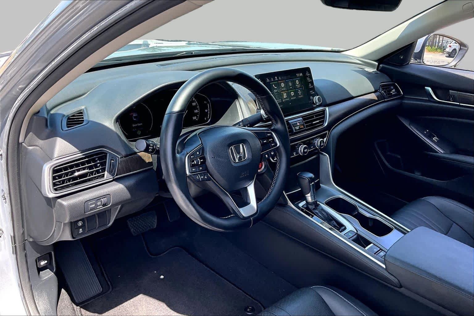Certified Used 2019 Lunar Silver Metallic Honda EX-L 1.5T image 18