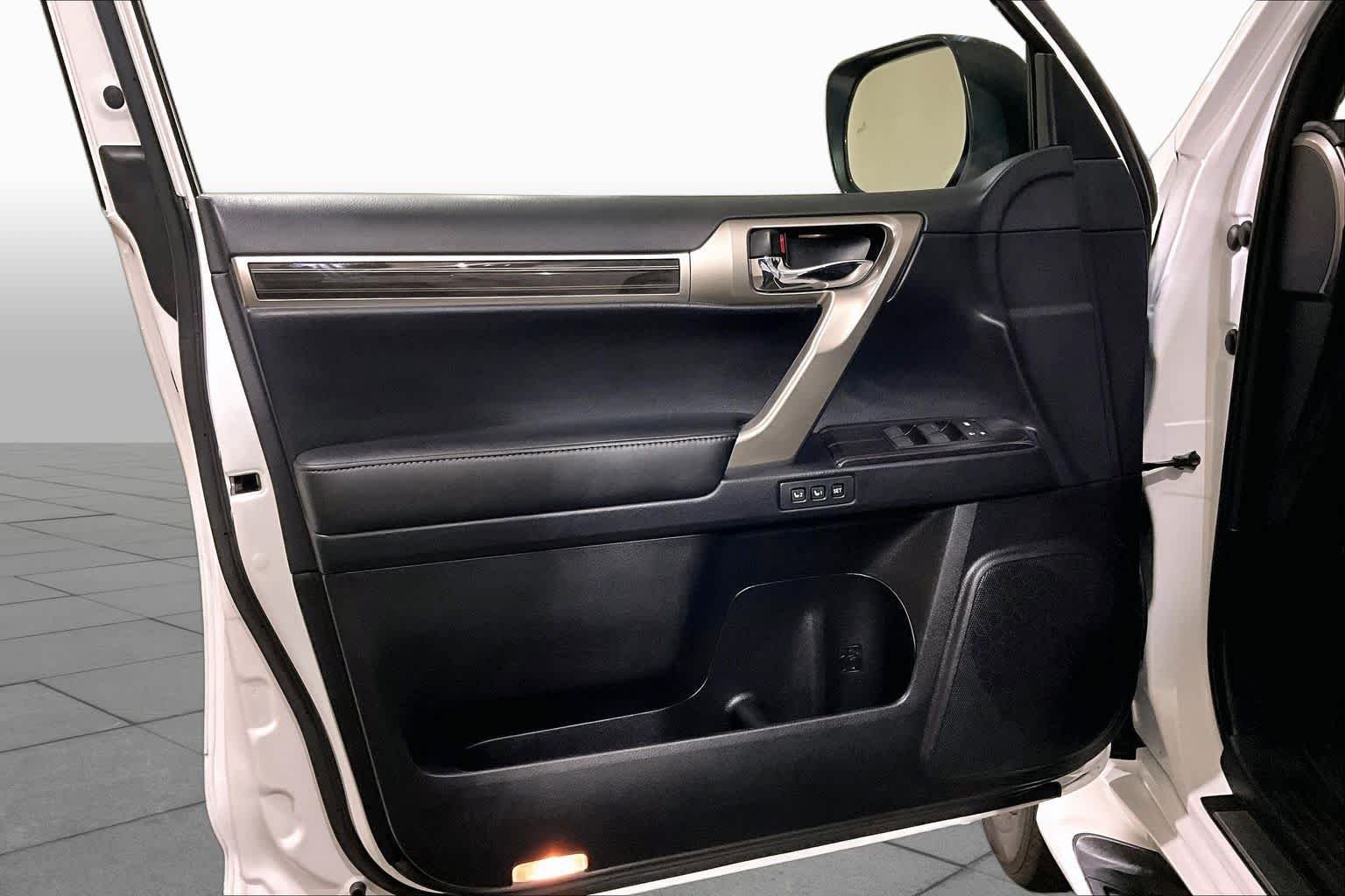 Used 2020 Starfire Pearl Lexus Premium image 21