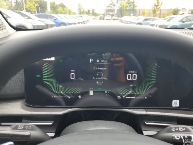 New 2027 Wolf Gray Kia S image 30