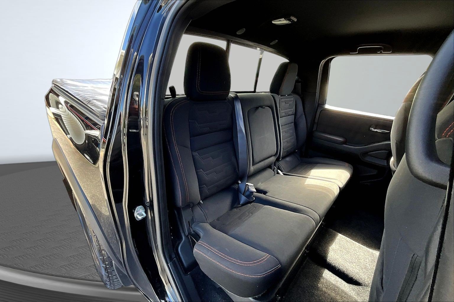 Used 2022 Black Nissan PRO-4X image 23