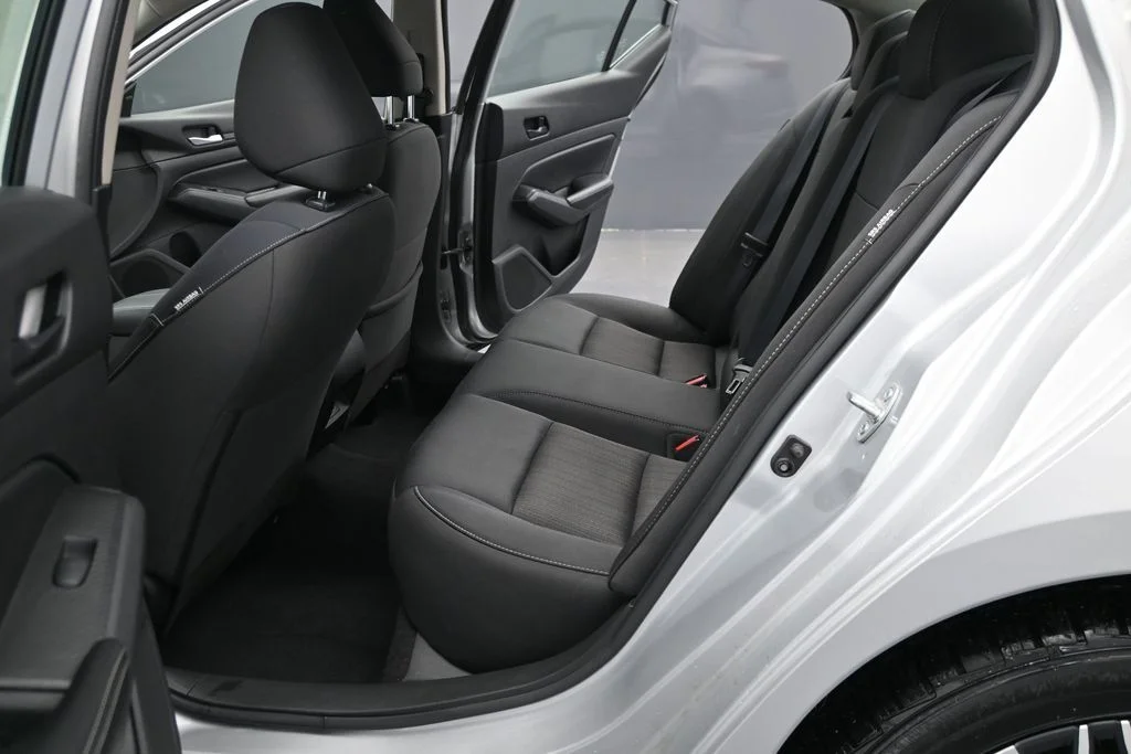 Used 2024 Silver Nissan 2.5 SV image 11